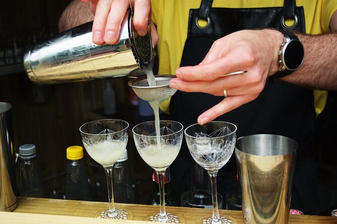 1-Hour Cocktail Masterclass Experience in Dublin - Learning how distillation shapes the drink
