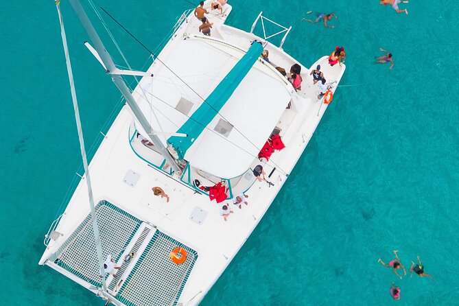 2.5hr Private Catamaran Cruise with Snorkeling, Bar, Food - The essential details at a glance