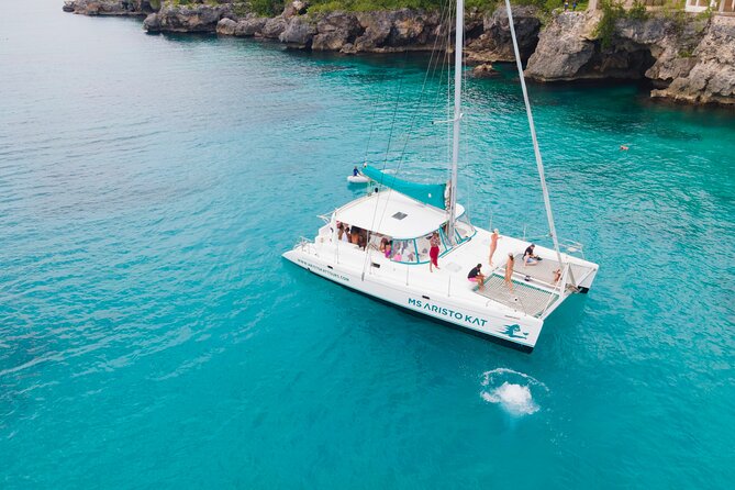 2.5hr Private Catamaran Cruise with Snorkeling, Bar, Food - Snorkeling with the included equipment