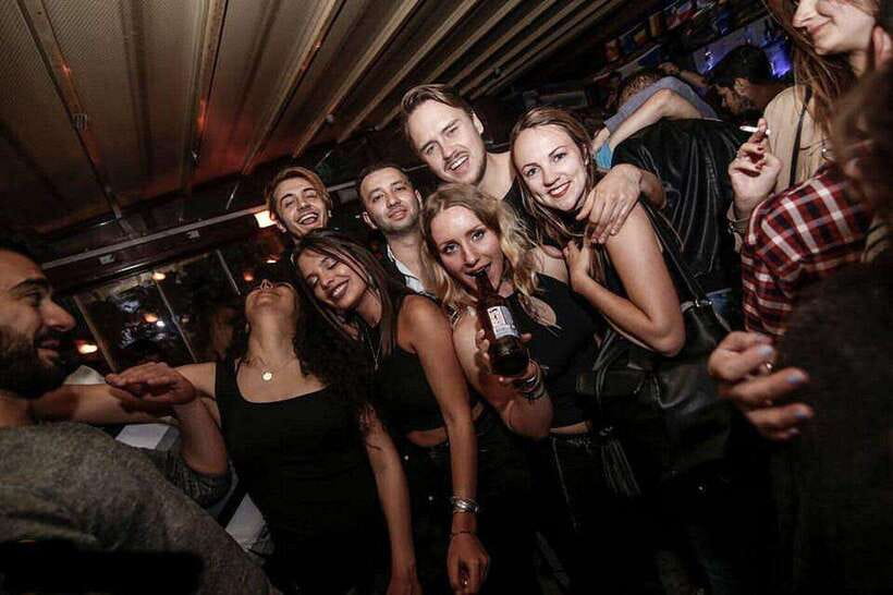 4-Hour Shanghai Pub Crawl (bars & nightclub hopping) - Practical advice for making the night smoother