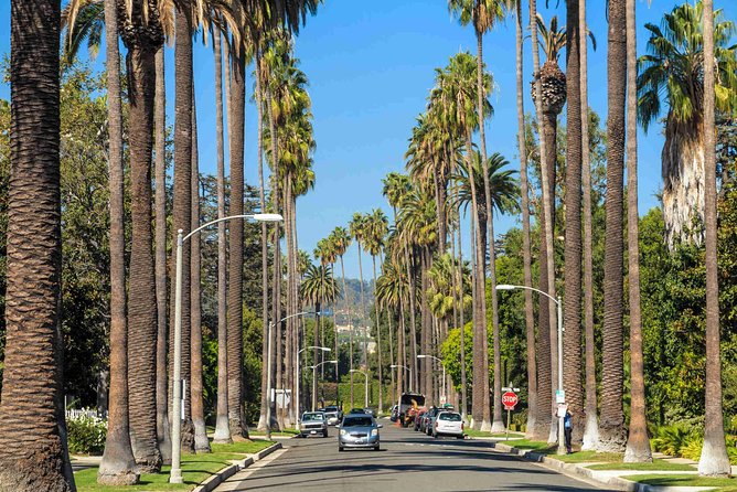 6-HourTour of Los Angeles, Hollywood, Beverly and other cities!! - Santa Monica and the coastal finish