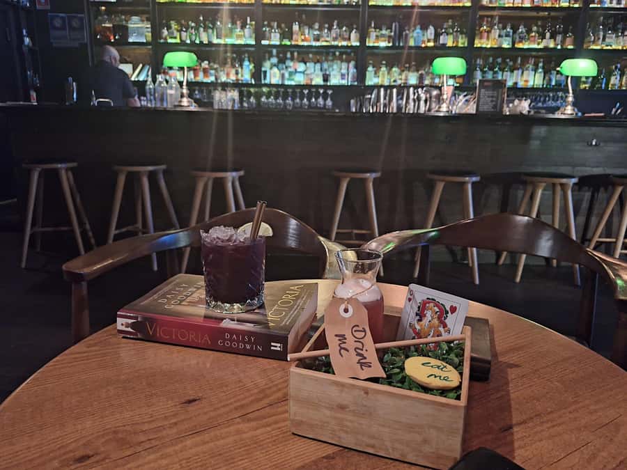 Adelaide: Hidden Bar Tour with Local Guide - Starting at Beehive Corner in Rundle Mall