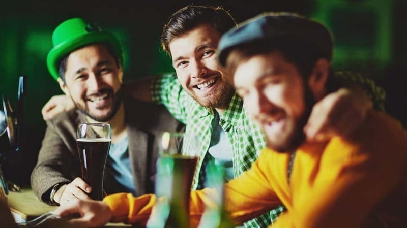 Albufeira: 5 Bars and 1 Nightclub Pub Crawl with Free Shots - What the guide adds, and what the guide may not add