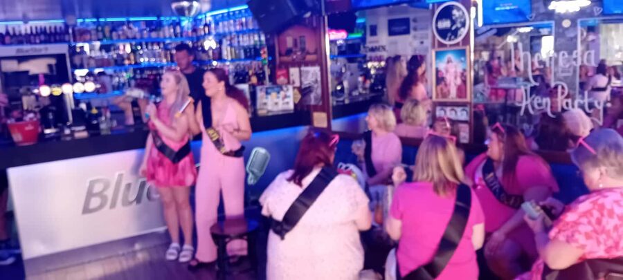 Albufeira: Cocktail Making Class and Karaoke Party with DJ - Key details at a glance