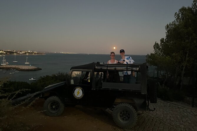 Albufeira PRIVATE Night Tour with Cocktails & Drinks - Who will get the most from this tour