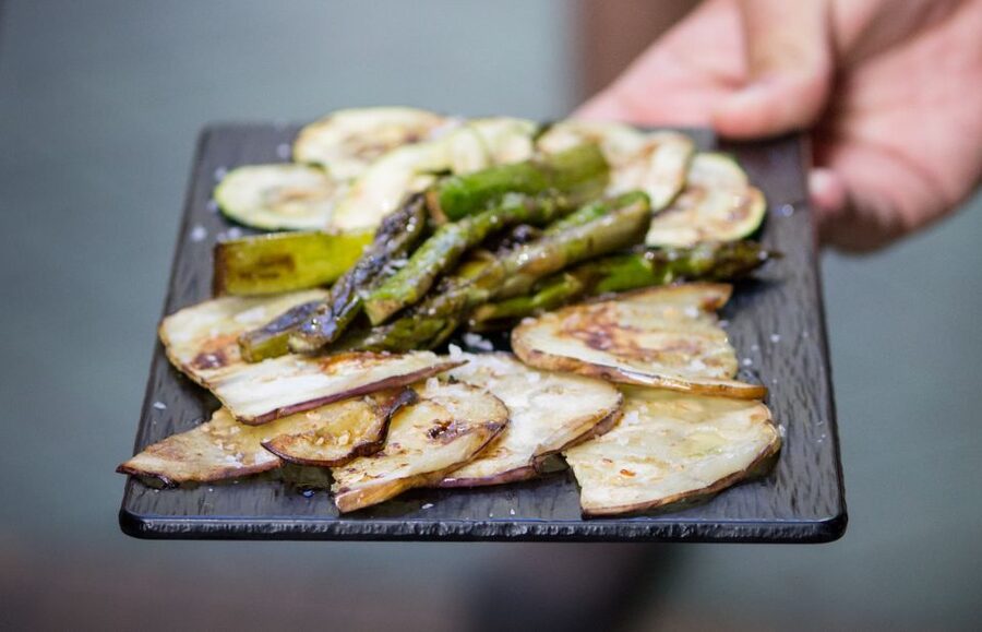 Alicante: Central Market Guided Food Tour with Tapas Bars - From market snacks to a proper midday meal