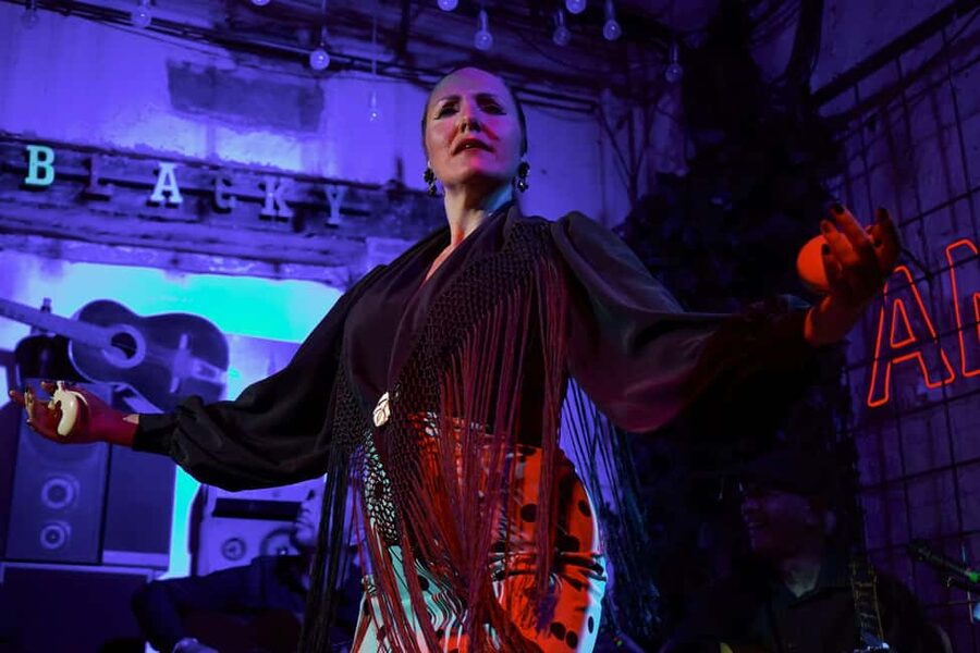 Alicante: Fusion Flamenco Show and Gastronomy at Blacky Bar - Who will enjoy this Alicante night