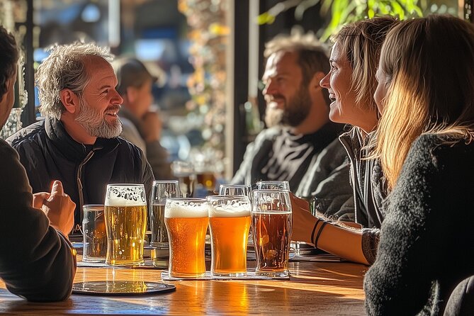 Alternative bar tour with dinner in the art district - Tram rides that connect the neighborhoods