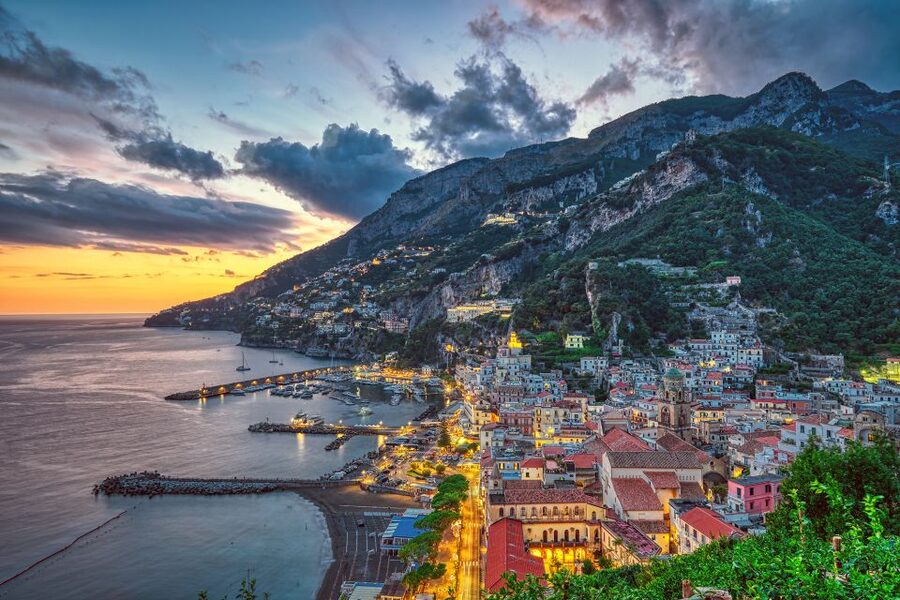 Amalfi Coast: Romantic Sunset Cruise with Music & Cocktails - Should you book the Amalfi sunset cruise?