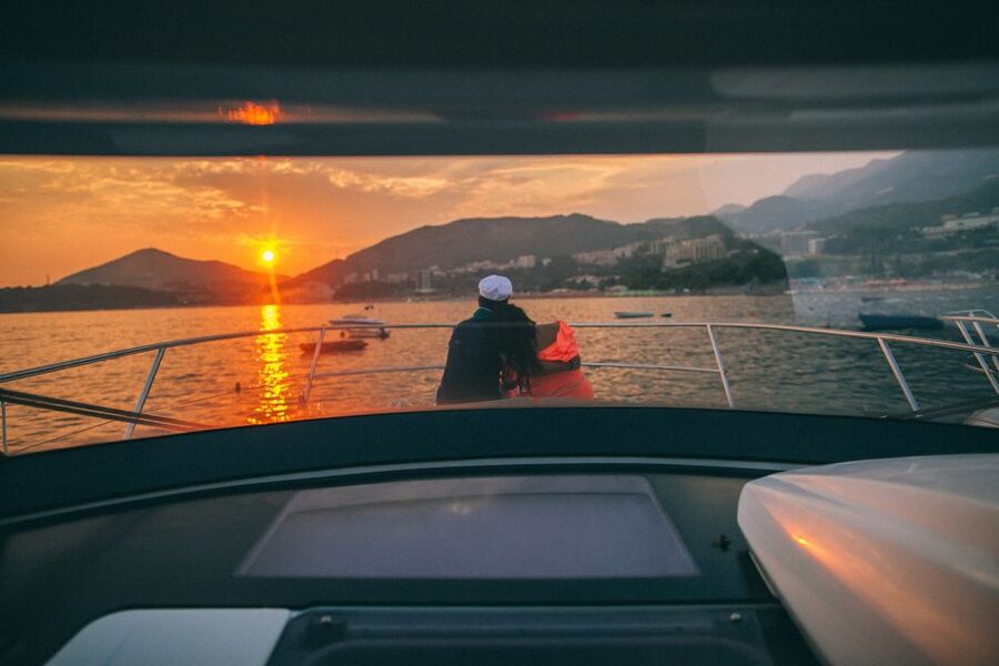 Amalfi Coast: Romantic Sunset Cruise with Music & Cocktails - The first part of the ride: moving into the evening