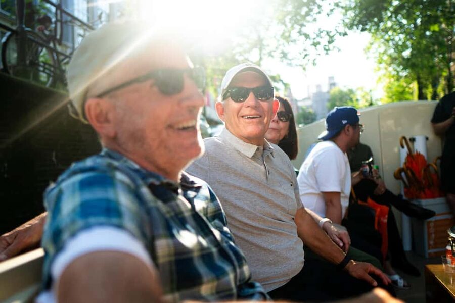 Amsterdam: 90 min Cosy Canal Cruise w. Bar & Snacks on board - Key points before you book