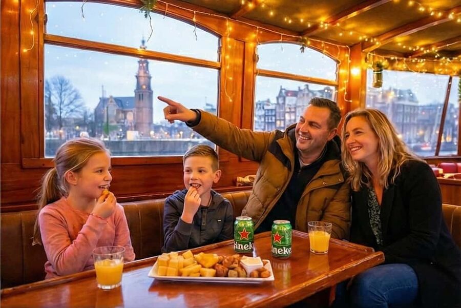 Amsterdam: 90 min Cosy Canal Cruise w. Bar & Snacks on board - Meeting points near the Rijksmuseum and Central Station