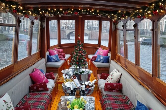 Amsterdam 90 minutes Canal Cruise with bar and snacks on board. - From the Jordaan to the famous wooden bridge