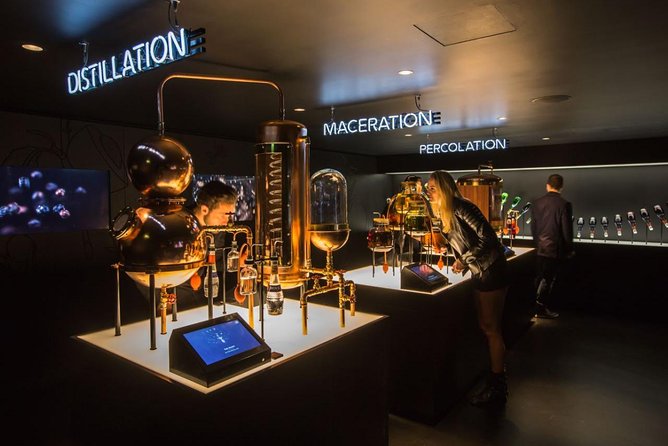 Amsterdam: Bols Cocktail Experience and Cocktail Workshop - The Mirror Bar and your first cocktail