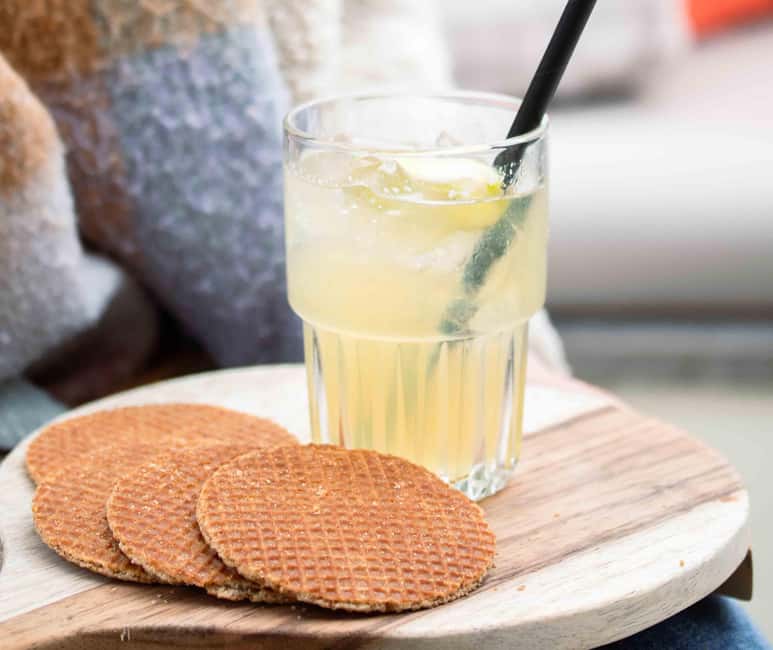 Amsterdam: Evening Lights Cruise incl. Cocktail & Waffle - Key Points Before You Book
