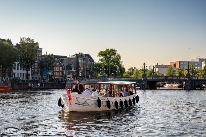 Amsterdam: Luxury Boat Cruise Unlimited Cocktails, Beers & Wines - A Quiet Electric Ride Through Central Amsterdam