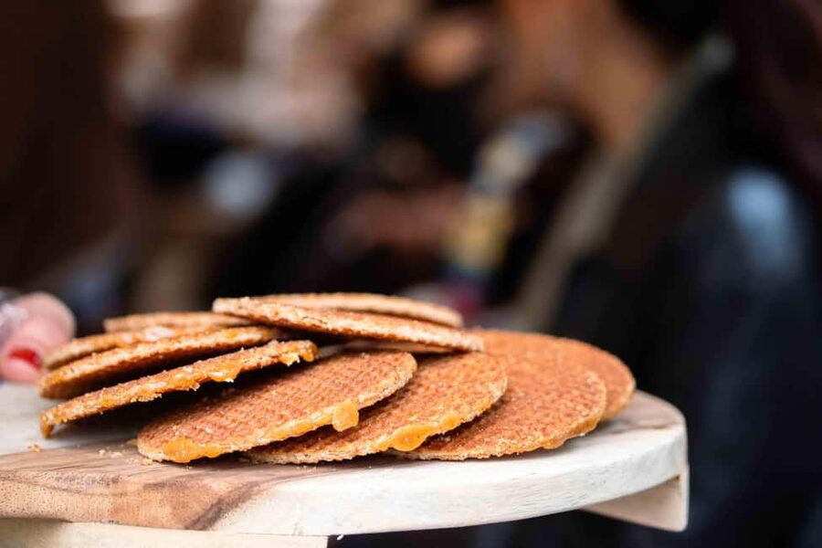 Amsterdam: Luxury Saloon Boat Cruise with Cocktails & Waffle - Is the $18 starting price good value?
