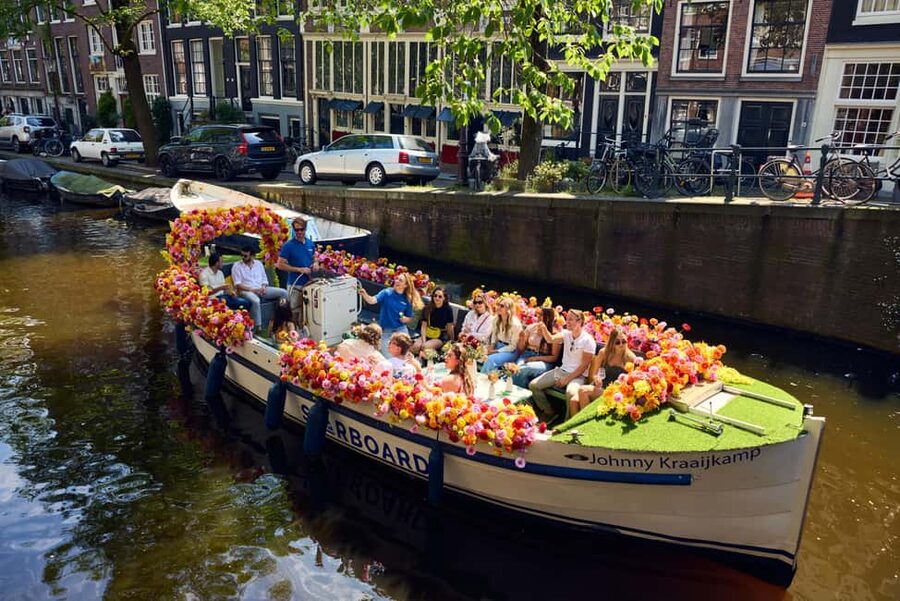 Amsterdam: The Original Flower Boat with Local Guide and Bar - Why the flower boat is more than a pretty prop
