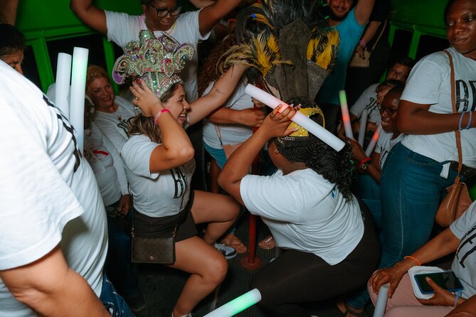 Aruba Nightlife Party Bus with Unlimited Drinks & DJ on Road Jam - Why Road Jam works as a night out
