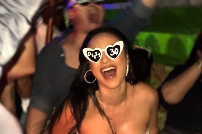 Aruba Nightlife Party Bus with Unlimited Drinks & DJ on Road Jam - The ride to Oranjestad keeps the momentum going