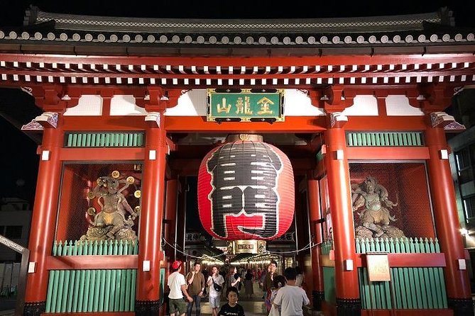 Asakusa: Culture exploring bar visits after history tour - A guide-led night with a personal touch
