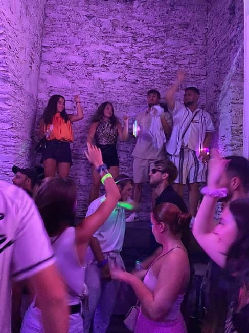 Athens Ultimate Bar Crawl - The social side, with Gina’s warm welcome