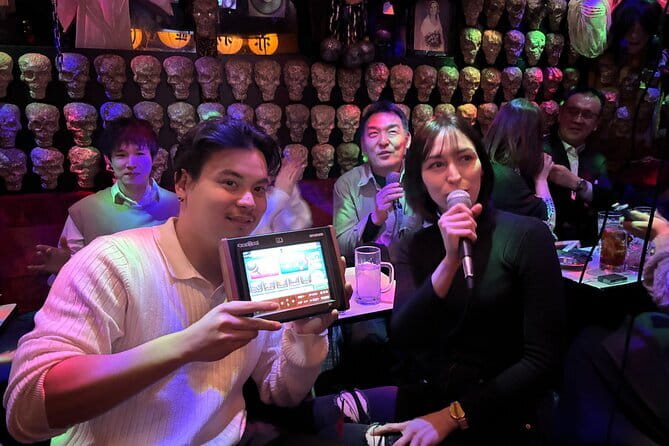 Authentic Japanese Karaoke Bar Hopping in Tokyo Night - Stop one: dinner and drinks in Ichibangai