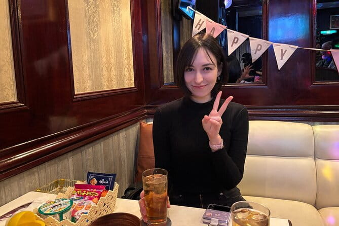 Authentic Japanese Karaoke Bar Hopping in Tokyo Night - Stop three: karaoke and Sofina’s welcoming room