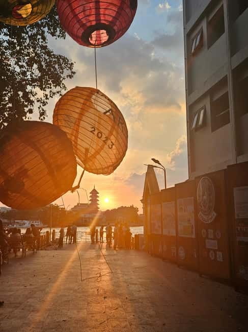 Bangkok: Bar hop Sunset, Dinner, speakeasy, and live music. - Dinner at ครัวนางไอ่ หมูกะทะ