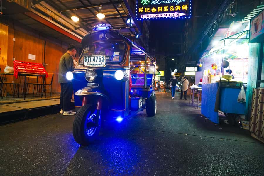Bangkok Bar Hopping Tour in Siam - Who will enjoy this Bangkok bar crawl most