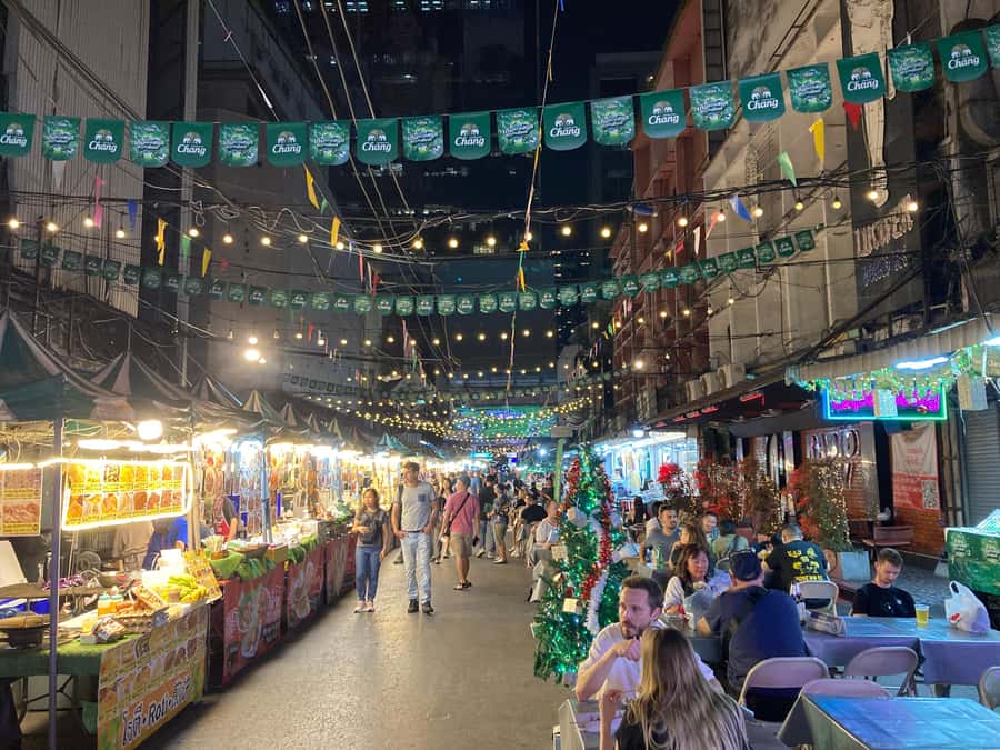 Bangkok Bar Hopping Tour in Siam - Starting near Chit Lom and Chidlom’s city lights