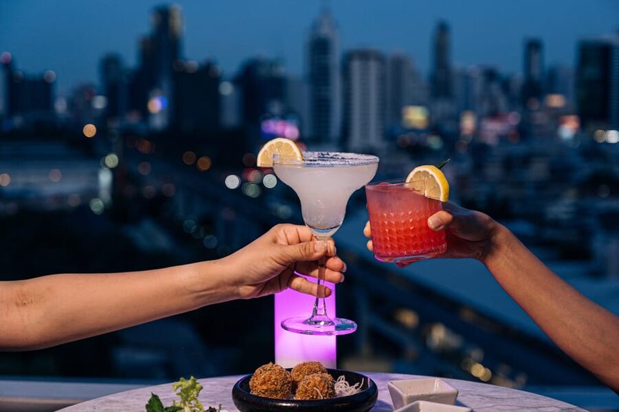 Bangkok: Barracuda Rooftop Bar Akara Hotel - Key Things To Know Before You Go