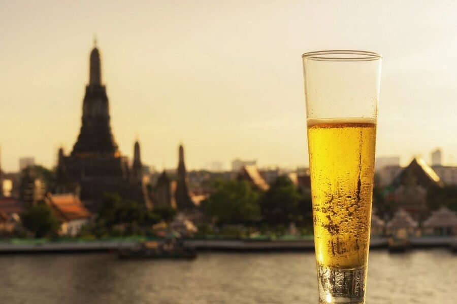 Bangkok: Historical Temples Tour & Hidden Bar at Sunset - Who will enjoy this evening most