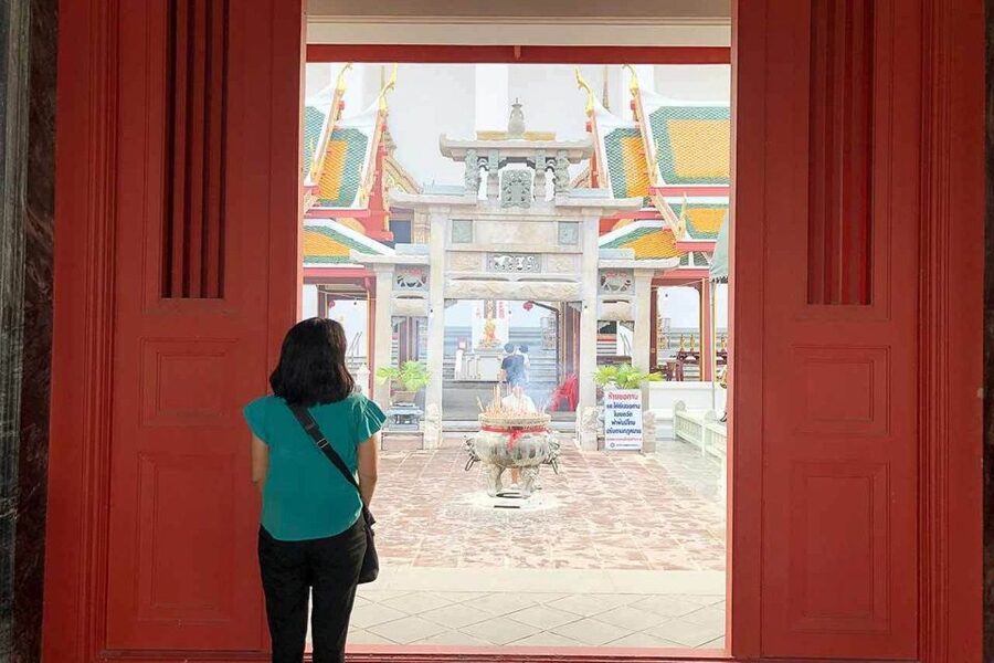 Bangkok: Historical Temples Tour & Hidden Bar at Sunset - What the $55 price gives you