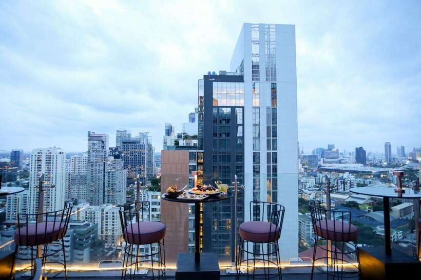 Bangkok: Mojjo Rooftop Lounge & Bar Food & Beverage Package - Signature drinks, music, and the mood after dark