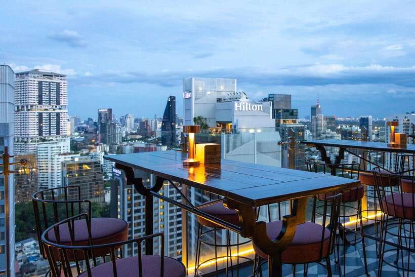 Bangkok: Mojjo Rooftop Lounge & Bar Food & Beverage Package - Service and the value of the package