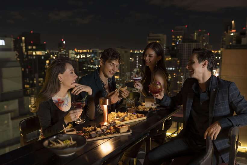 Bangkok: Mojjo Rooftop Lounge & Bar Food & Beverage Package - A short evening built around food and drinks