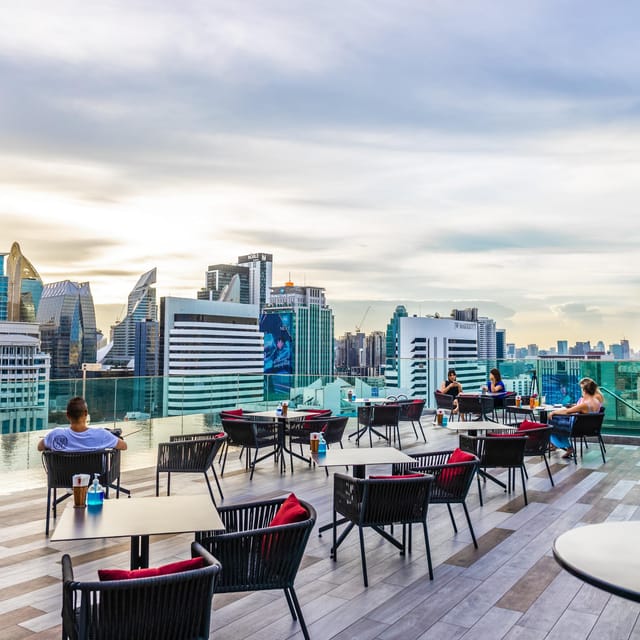 Bangkok: RedSquare Rooftop Bar at Novotel Sukhumvit 4 - Key points before you book