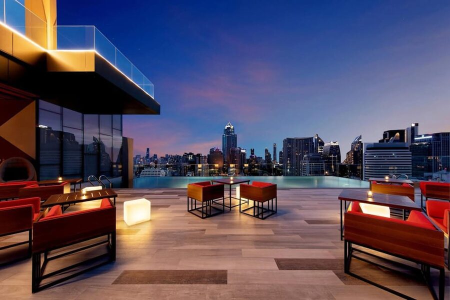 Bangkok: RedSquare Rooftop Bar at Novotel Sukhumvit 4 - Who will enjoy RedSquare most?