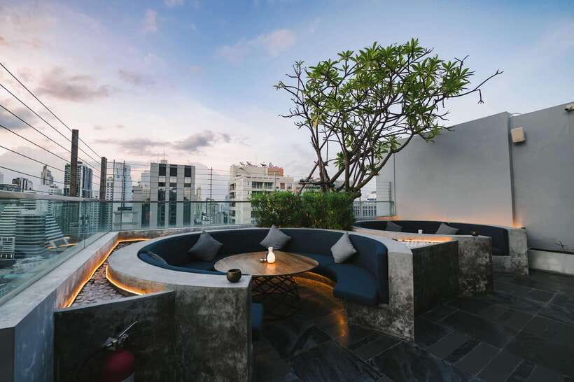 Bangkok: Sky on 20 Rooftop Bar With Free Flow Drinks - The 90-minute food and drink experience