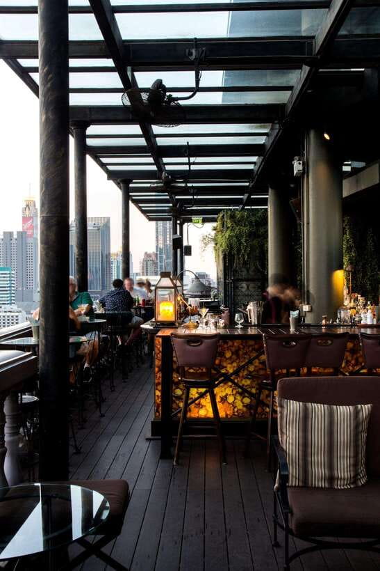 Bangkok: The Speakeasy Rooftop Bar At Hotel Muse - Service that adds to the occasion