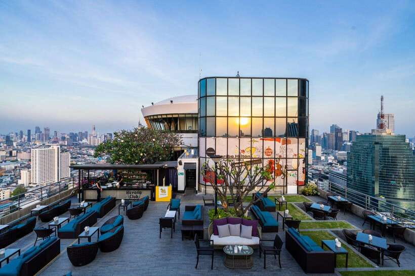Bangkok: ThreeSixty Rooftop Bar at Millennium Hilton - The setting: Bangkok, the river, and the 32nd floor