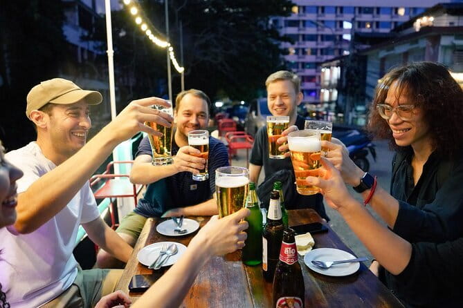 Bangkok Tuk Tuk Night Tour with food & drinks in Siam & Silom - What this Bangkok night tour is really offering