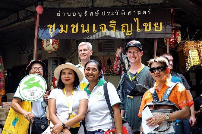 Bangkok Tuk Tuk Night Tour with food & drinks in Siam & Silom - The tuk tuk question deserves attention