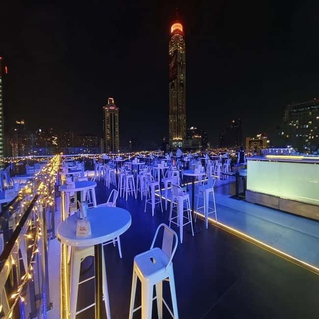 Bangkok: Walk Rooftop Bar at Centara Watergate Hotel - A rooftop pause above central Bangkok