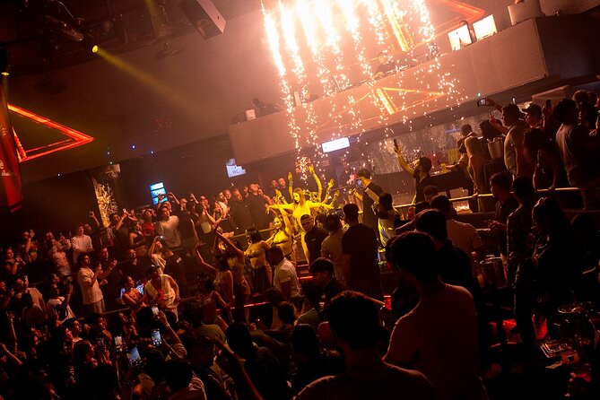 Bar Crawl Madness Tour in Cancun - Wednesday: Mandala Beach Night adds a change of setting