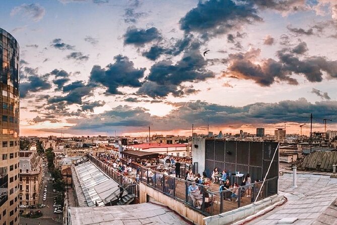 Bar Crawling - Linea | Closer To The Moon: another hour above the city
