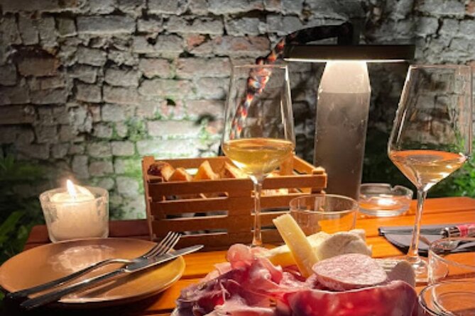 Bar Hopping in Milan - How social is the group?