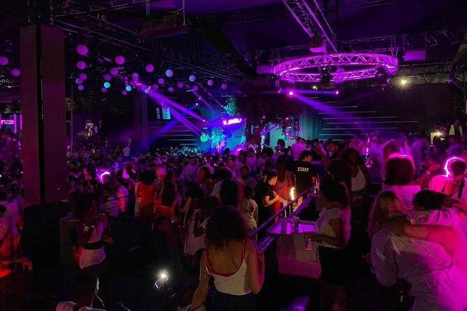 Bar hopping in Rome - Finishing with DJ music and nightclub entry