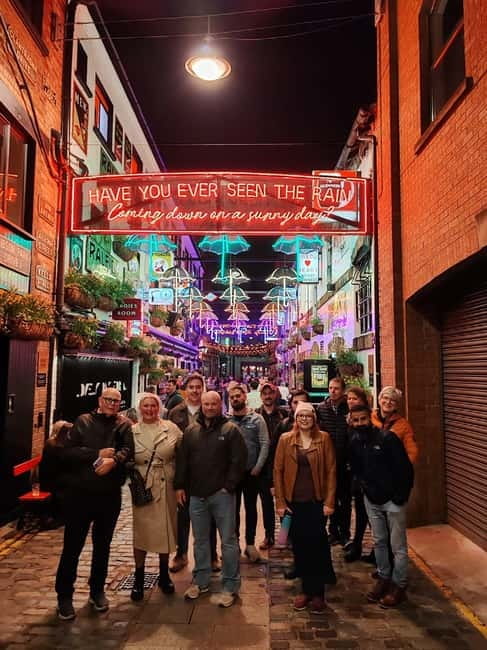 Belfast: Pub Crawl and Bar Walking Tour with Two Drinks - Live music is the heart of the night